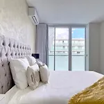 Upscale Apartment By Lovelystay